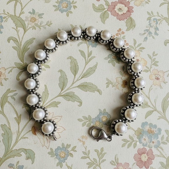 925 Sterling Silver Jewelry - “ Honora “ Sterling Silver 925 Button Pearl Bracelet